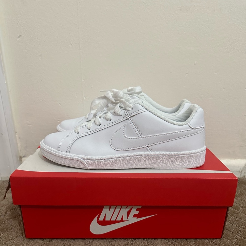 Wmns Nike Court Royale Gem Wmns Nike Court Royale Gem